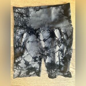 Marble biker shorts size small scrunch butt